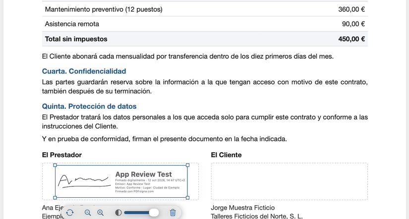 Un contrato de prestación de servicios en PDFsigna para macOS con el cuadro de firma dibujado sobre el hueco del Prestador: dentro, una rúbrica y el texto «App Review Test · Firmado digitalmente · 12 oct 2026 · Emisor: App Review Test · Motivo: Conforme · Lugar: Ciudad de Ejemplo · Firmado con PDFsigna.com»; tiradores en sus cuatro esquinas y una barra flotante debajo con cambiar, reducir, ampliar, un deslizador de opacidad y eliminar.